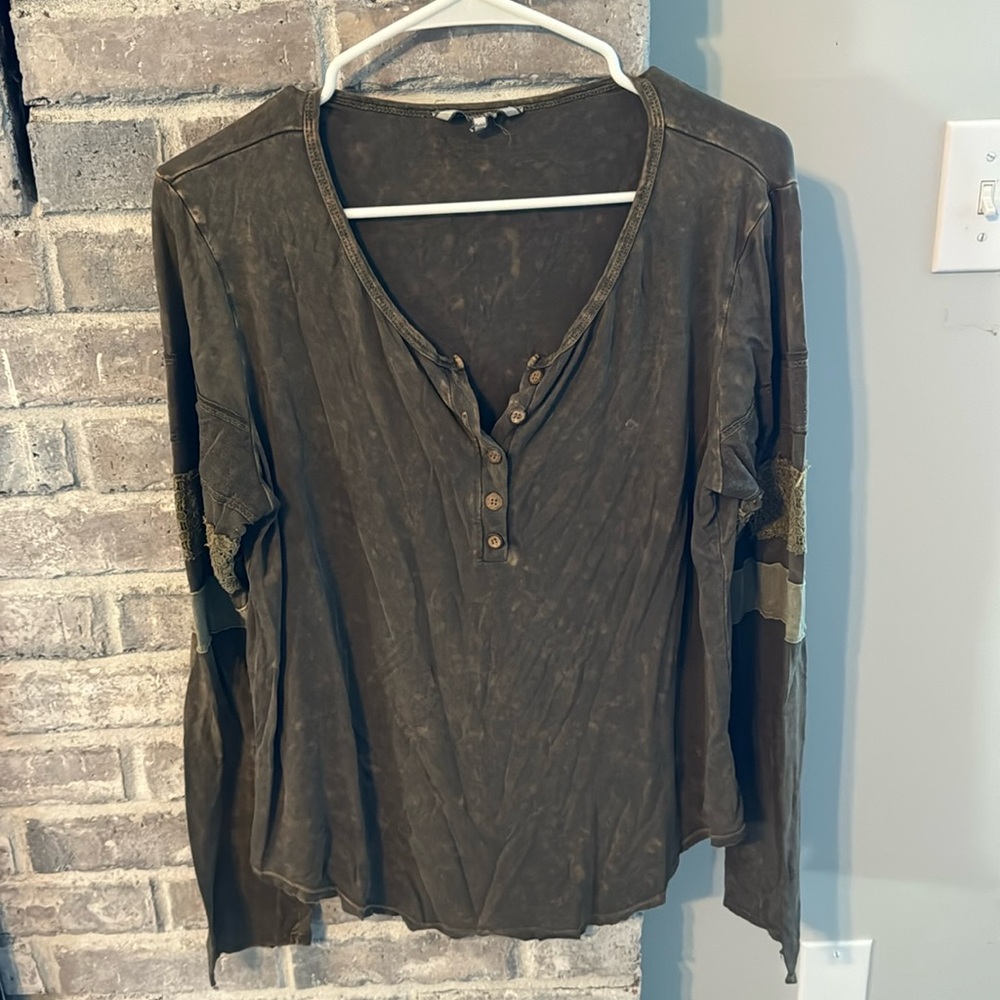 BKE XL Women’s Henley olive green